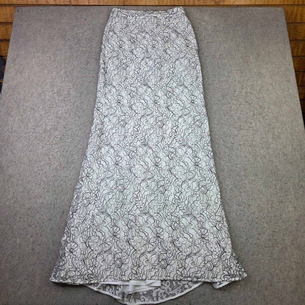 Belle Badgley Mischka Long Maxi Dress Size 2 White Floral Lace Lined Zip Closure